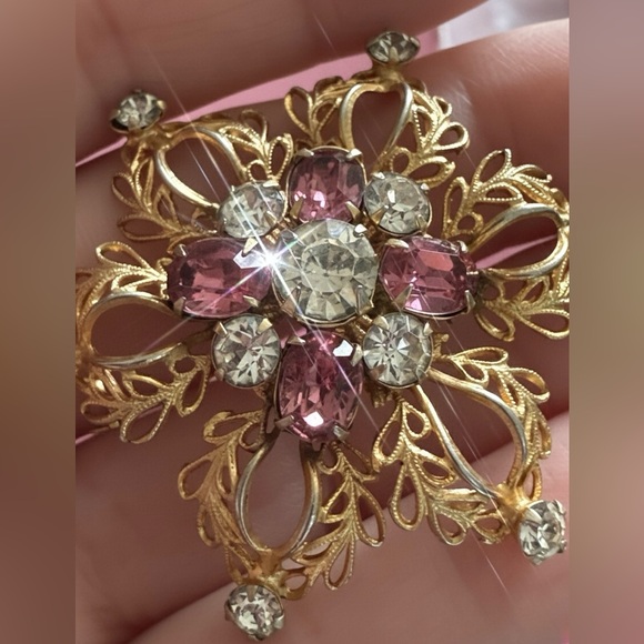 Scitarelli Jewelry - Scitarelli MCM Hollywood Glam Golden Filigree & Pink Faux Gems  Brooch, Pin
